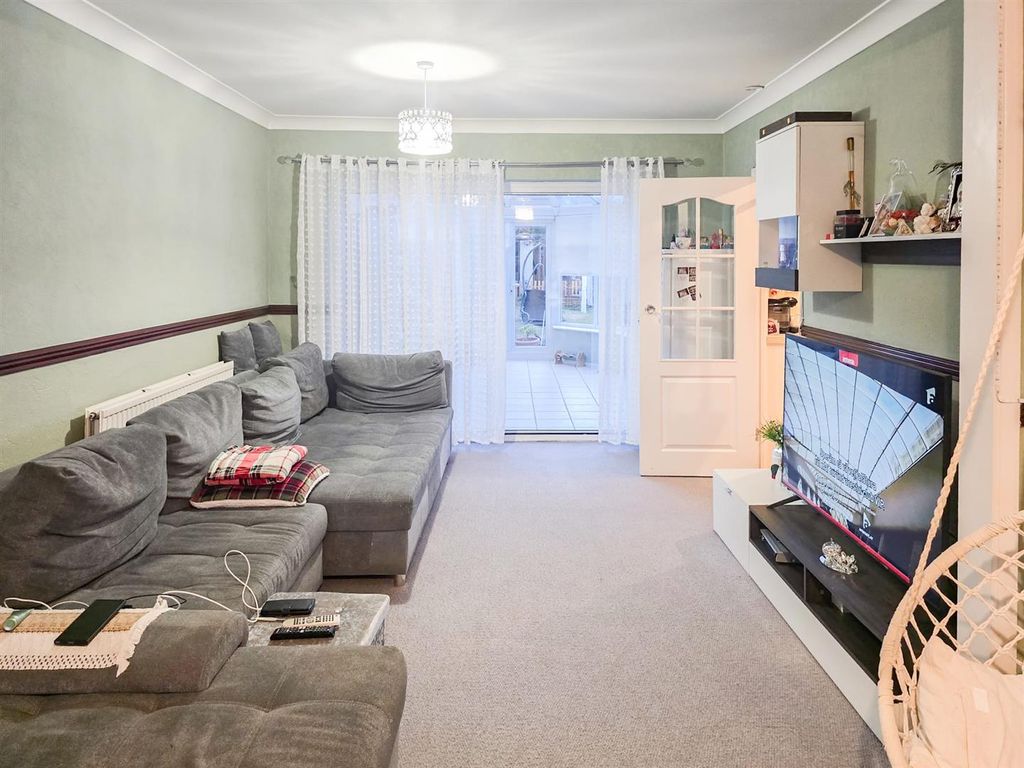 Property photo 3 of 10 1000011227.Jpg