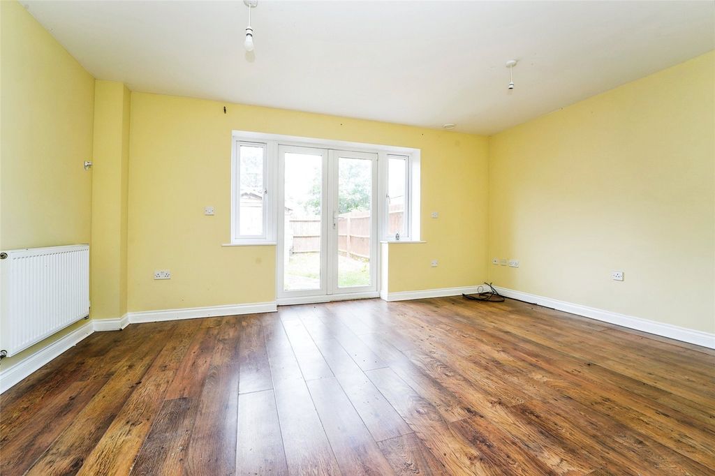 Property photo 3 of 15 Picture No. 10