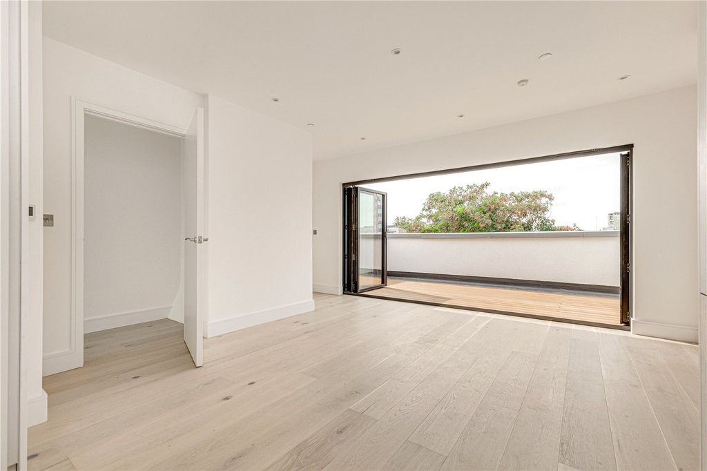 Property photo 1 of 11 Picture No. 02