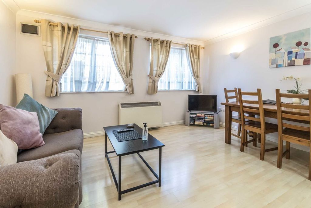 Property photo 2 of 5