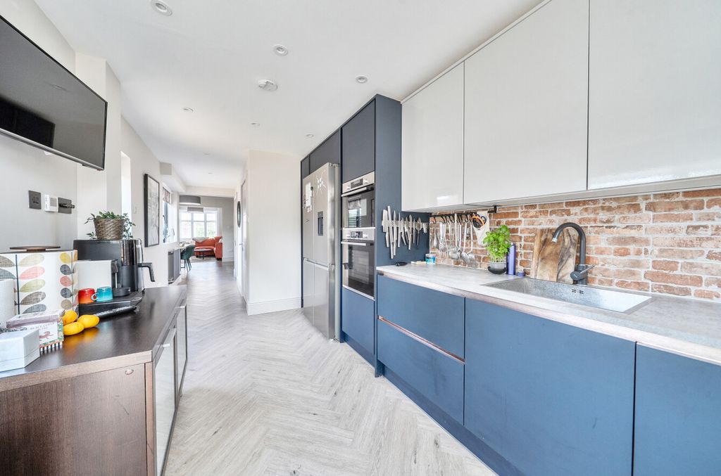 Property photo 3 of 19 1478453-9-6A316dc...