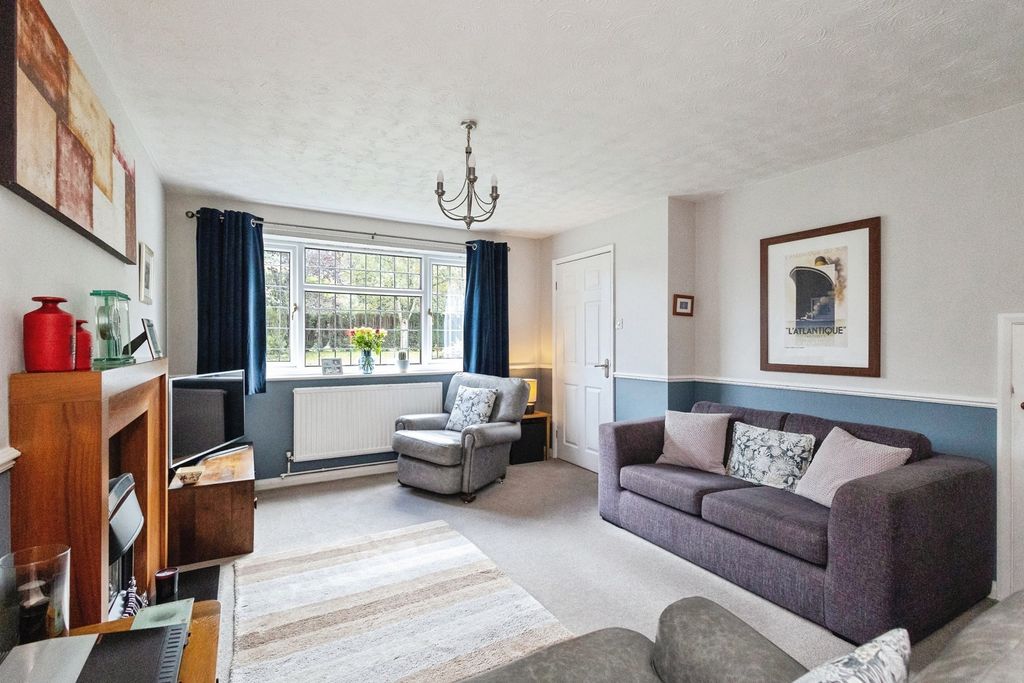 Property photo 2 of 17 Photo