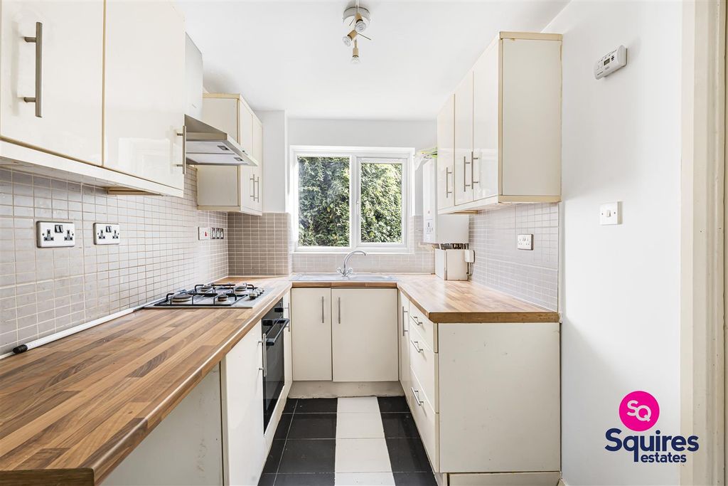 Property photo 2 of 9