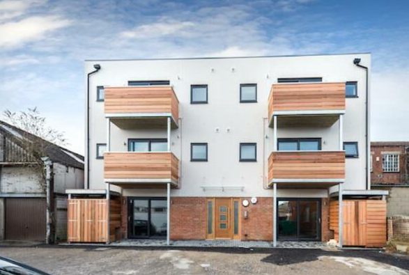 Property photo 1 of 5