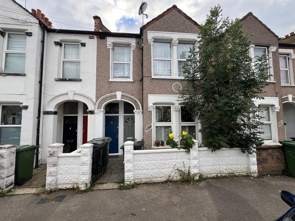 Property photo 1 of 10 Front