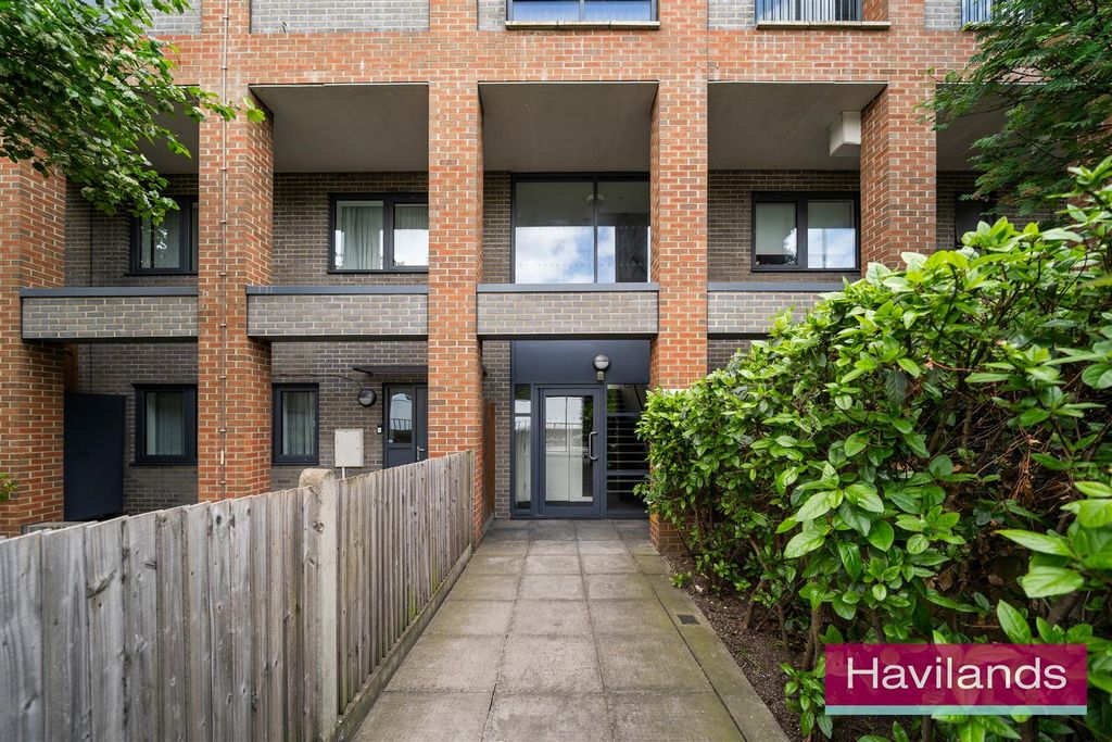 Property photo 2 of 12 Coral Court-2.Jpg