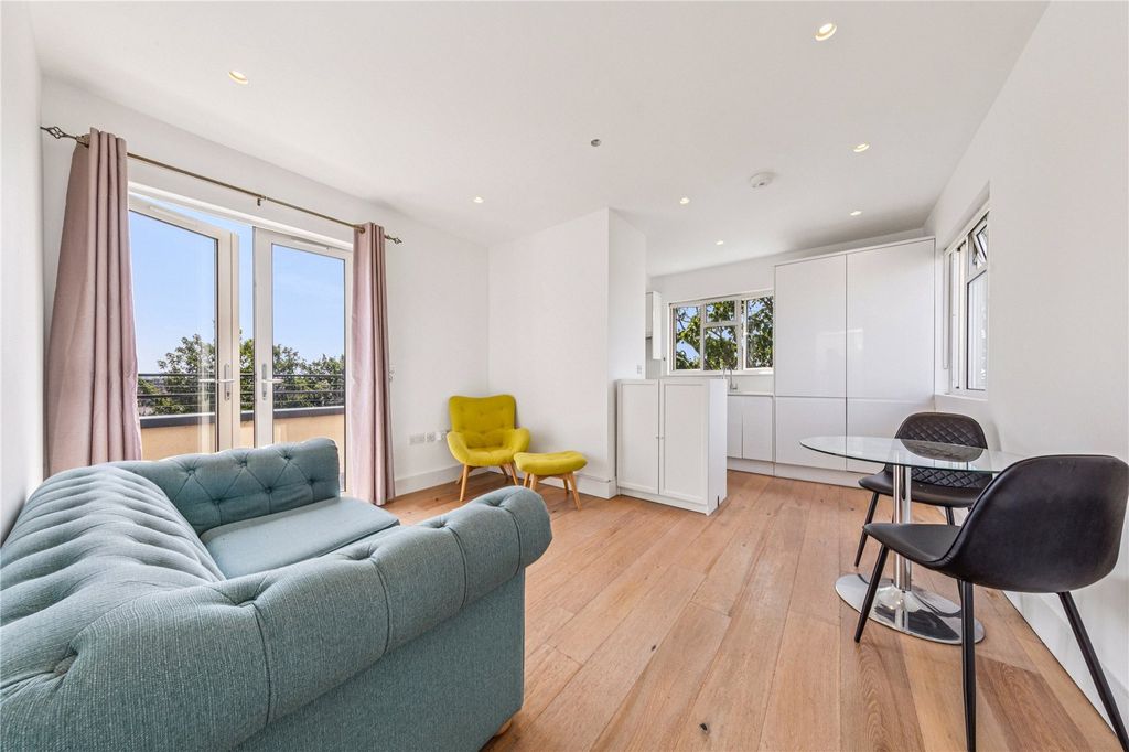 Property photo 1 of 11 Reception Room