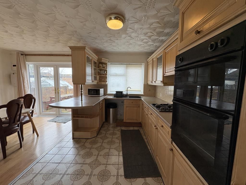 Property photo 2 of 15 Kitchen