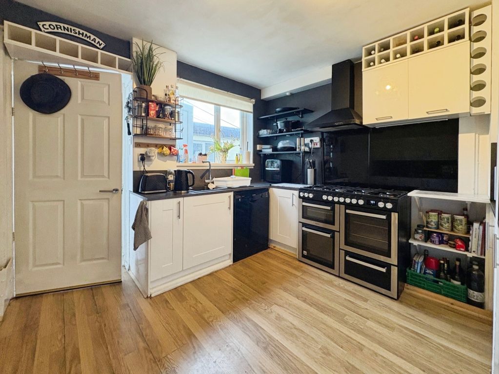 Property photo 3 of 23