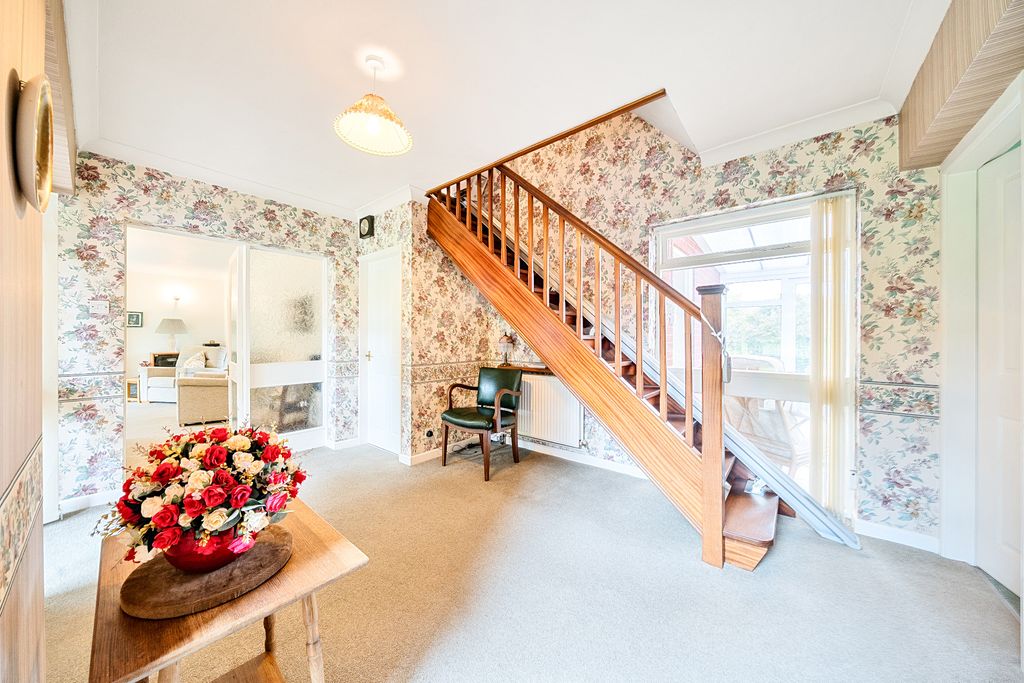 Property photo 2 of 40