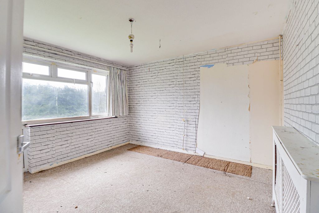Property photo 2 of 12 Bedroom