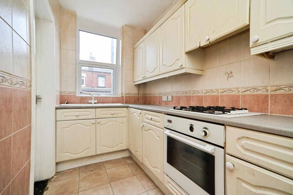 Property photo 2 of 13