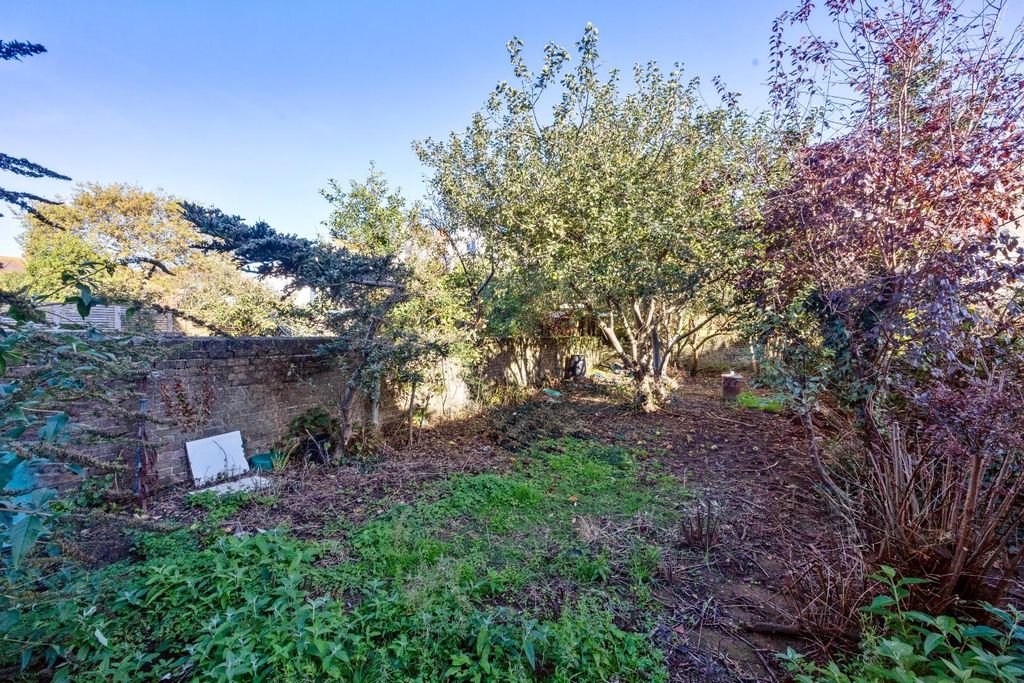 Property photo 2 of 27 Modena Road, 23-022.Jpg