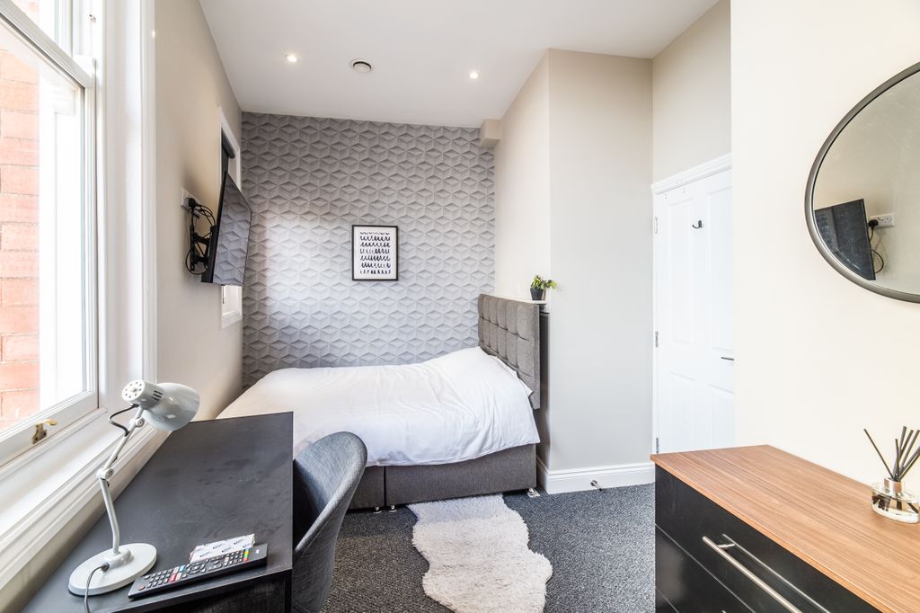 Property photo 1 of 10 Canning Place B104-003