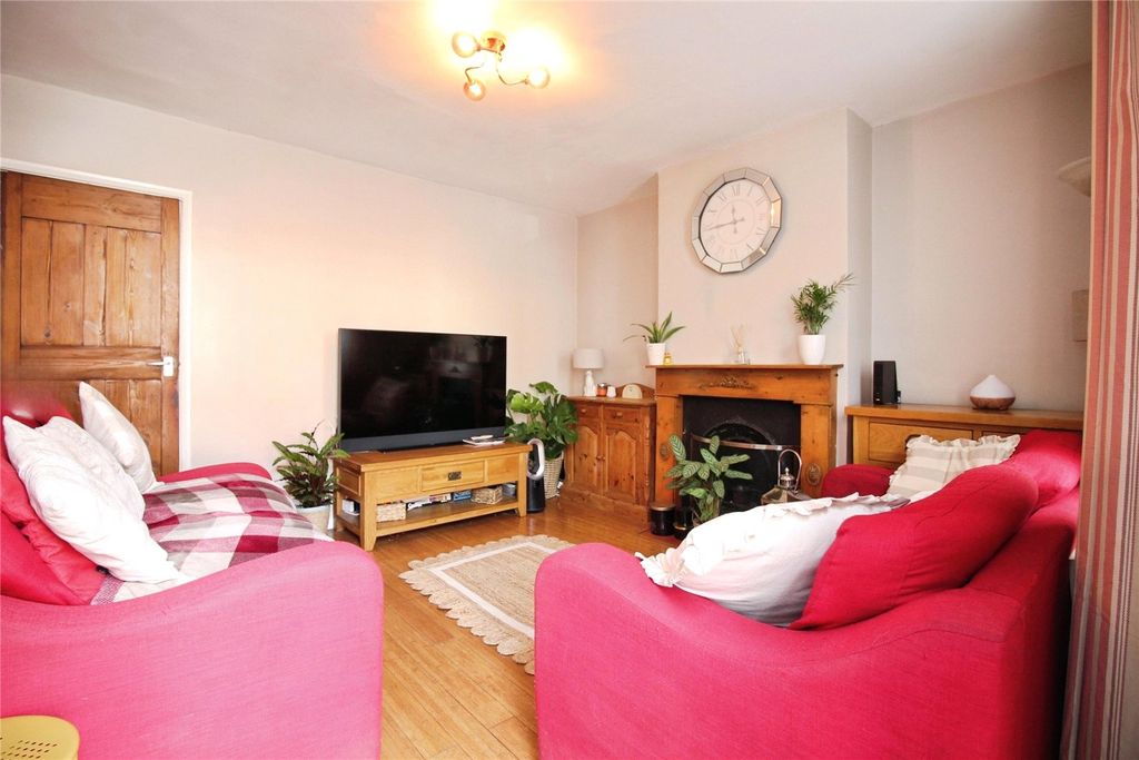 Property photo 2 of 8 Picture No. 13