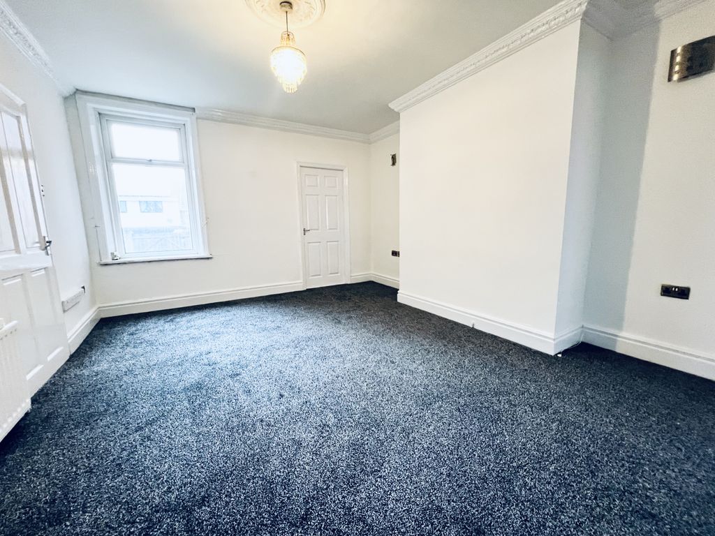 Property photo 3 of 11 Img_5105