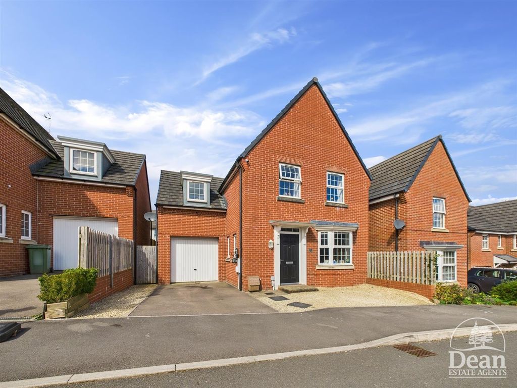 Property photo 1 of 18