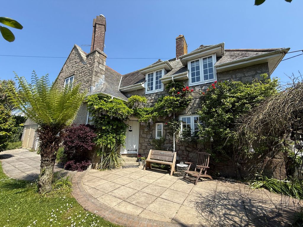 Property photo 3 of 24