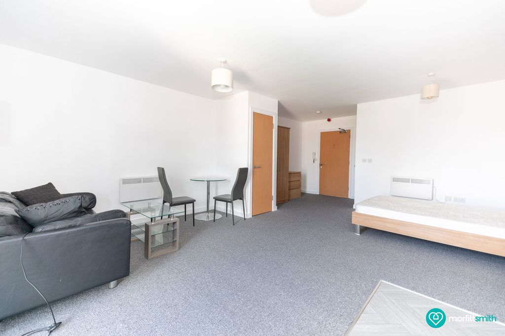 Property photo 2 of 8