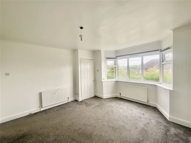 Property photo 2 of 18 Lounge