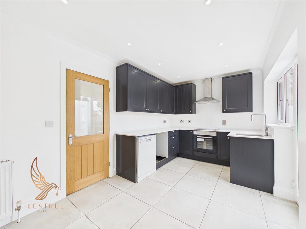 Property photo 3 of 41 18.Jpg