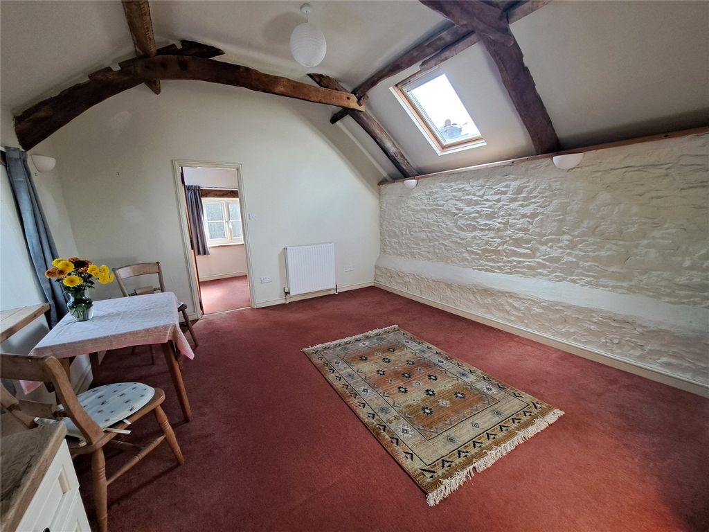 Property photo 2 of 6 Picture No. 16