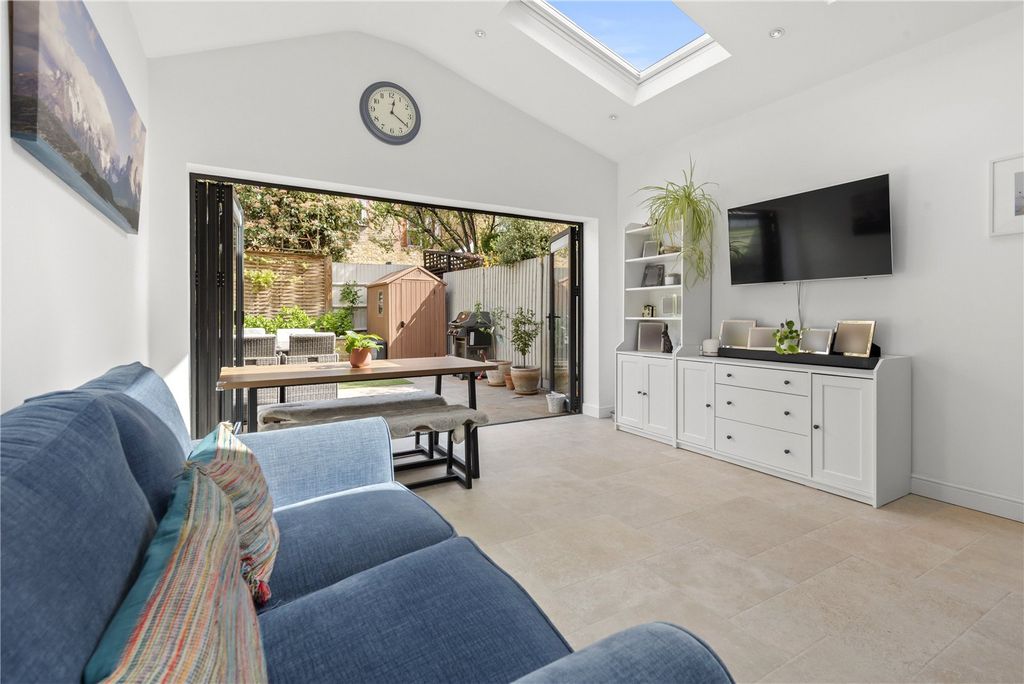 Property photo 3 of 17 Picture No. 16