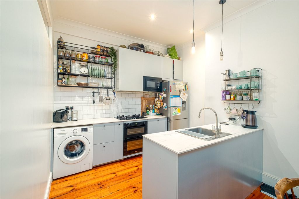 Property photo 2 of 11 Picture No. 06