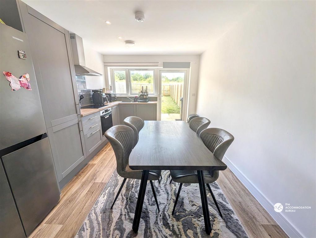 Property photo 3 of 17 Kitchen
