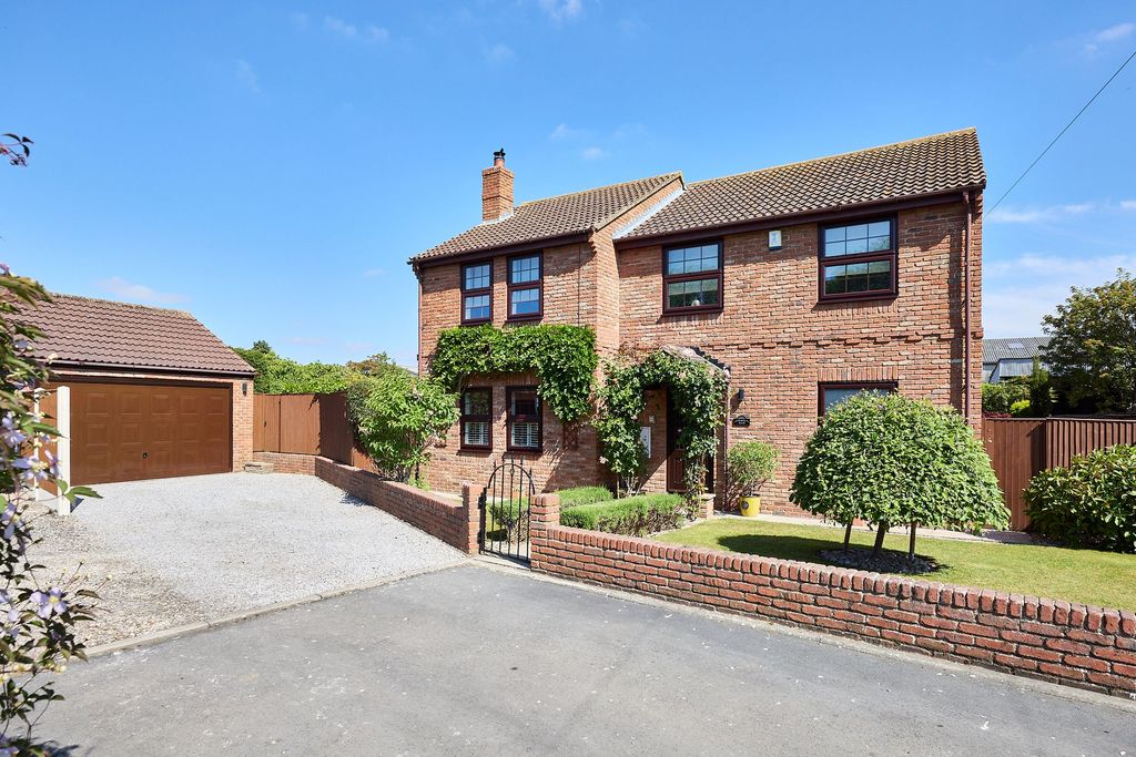 Property photo 1 of 52