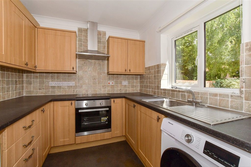 Property photo 2 of 10 Kitchen