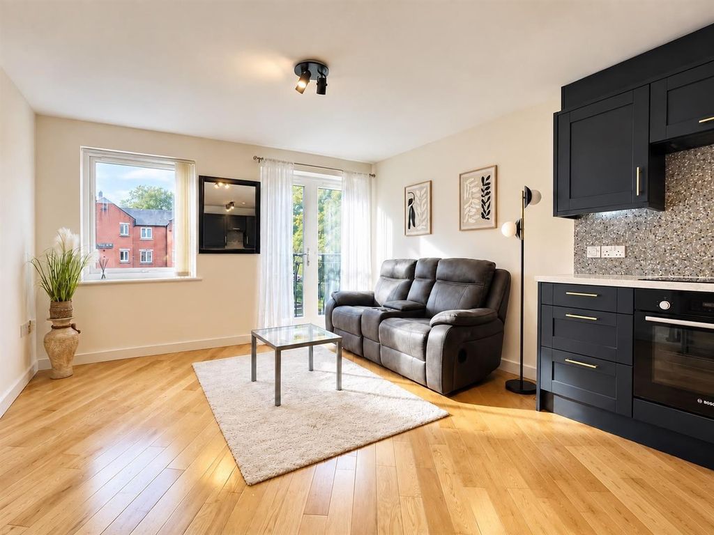 Property photo 2 of 11