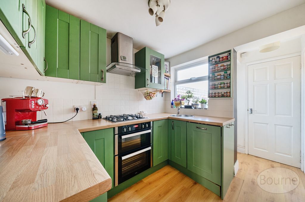 Property photo 3 of 14 2177Da18-57d9-40F...