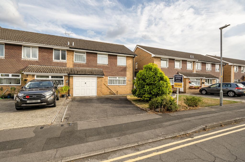 Property photo 1 of 12 151185310