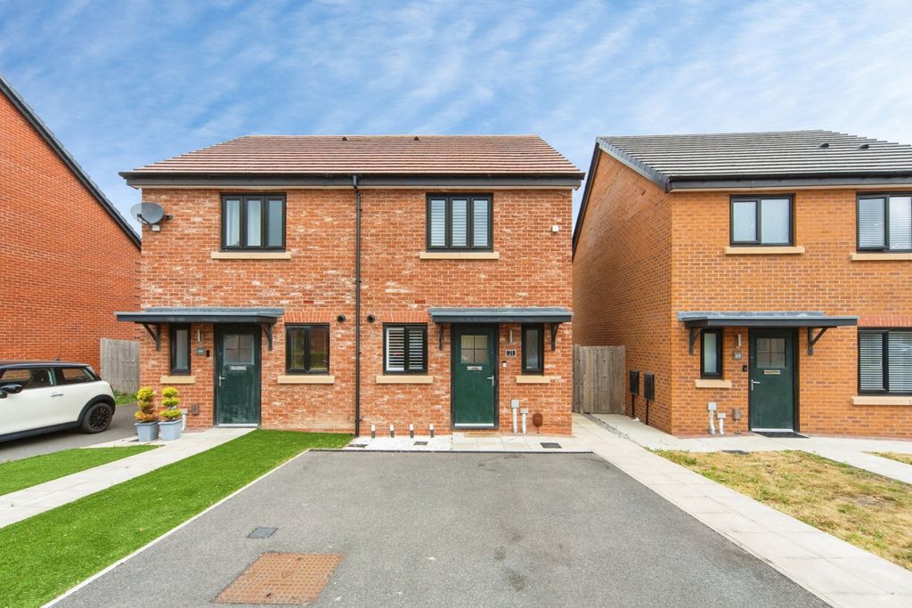 Property photo 1 of 18 Pbox-Img.Jpg