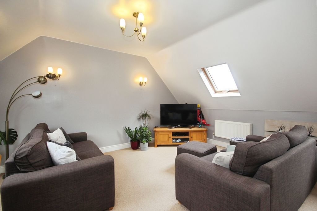 Property photo 3 of 15 Pbox-Img.Jpg