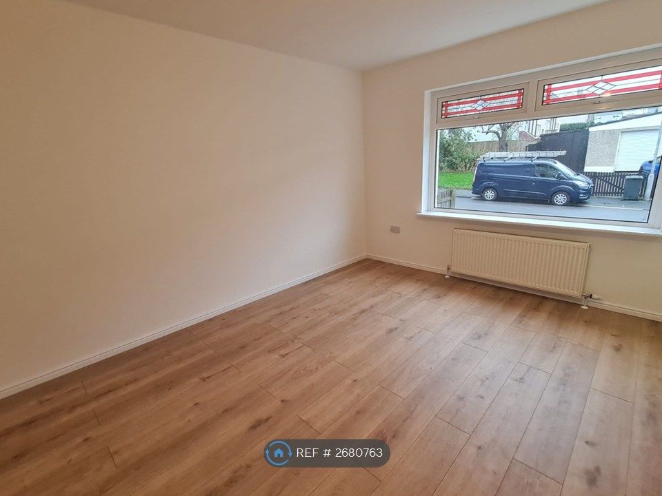 Property photo 3 of 13 Living Room