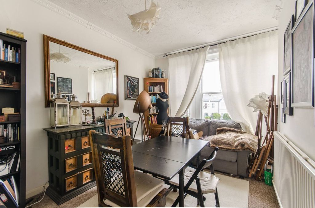 Property photo 1 of 3