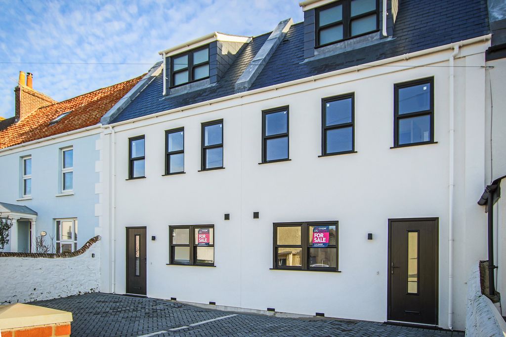 Property photo 1 of 14 Photo 0