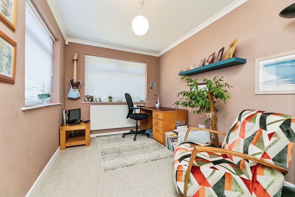 Property photo 3 of 16