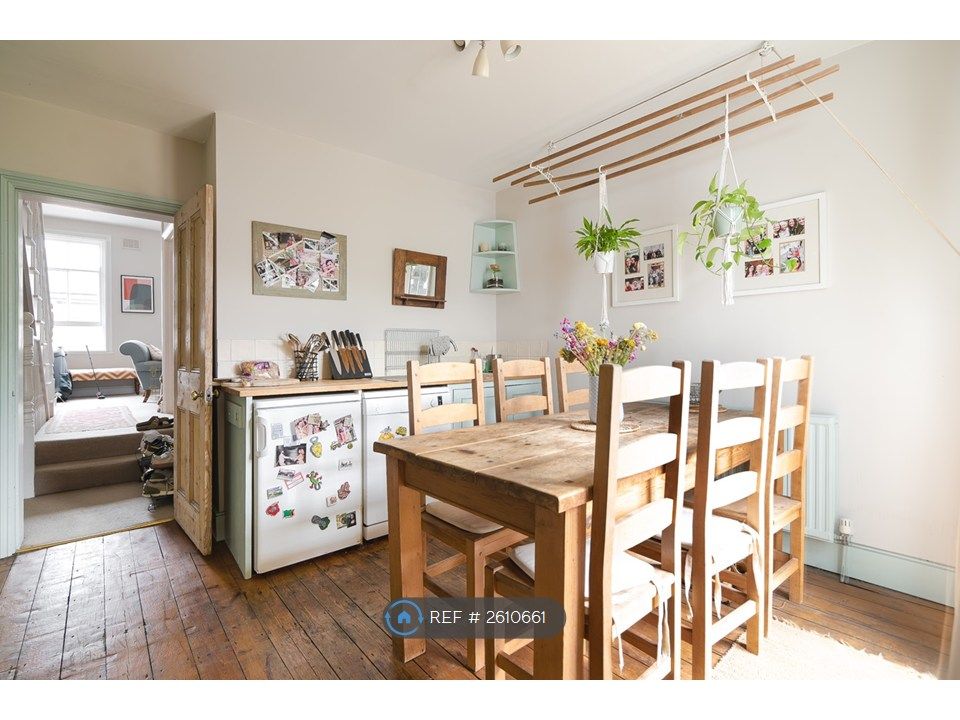 Property photo 3 of 9 Kitchen Breakfast Room