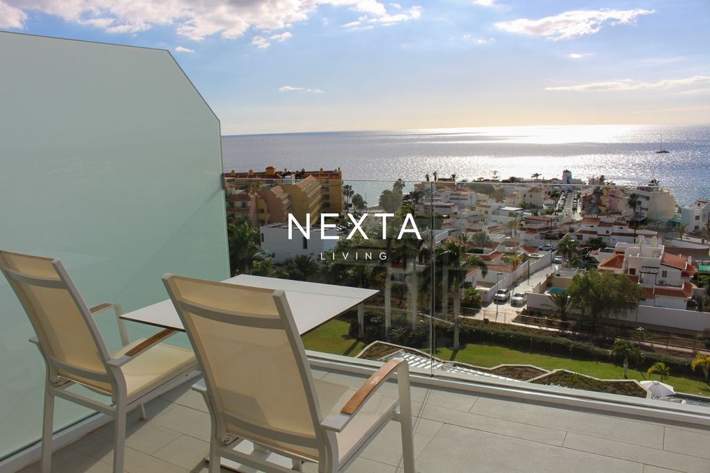 Property photo 1 of 19 ¡Apartment In La Caleta With Jacuzzi, Terrace And Ocean Views!