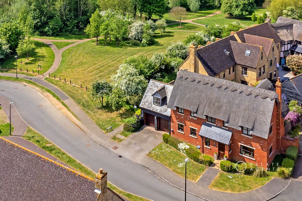 Property photo 1 of 42