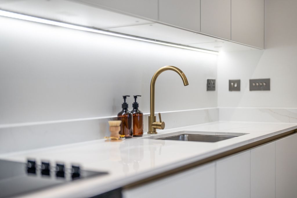 Property photo 3 of 17 4645272