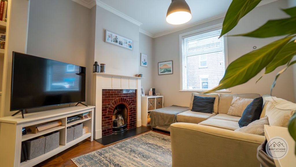 Property photo 2 of 23