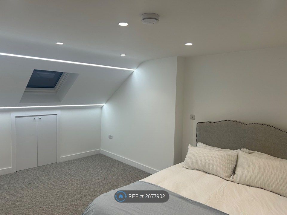 Property photo 2 of 8 Loft Bedroom With Ensuite