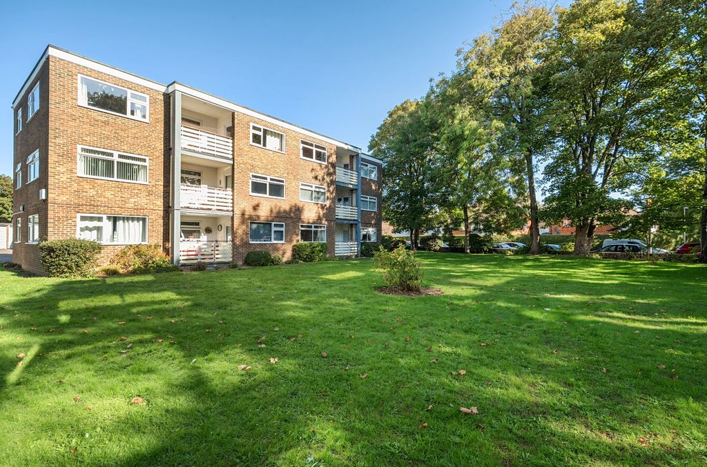 Property photo 1 of 18 1523510-14-6Ab24c...