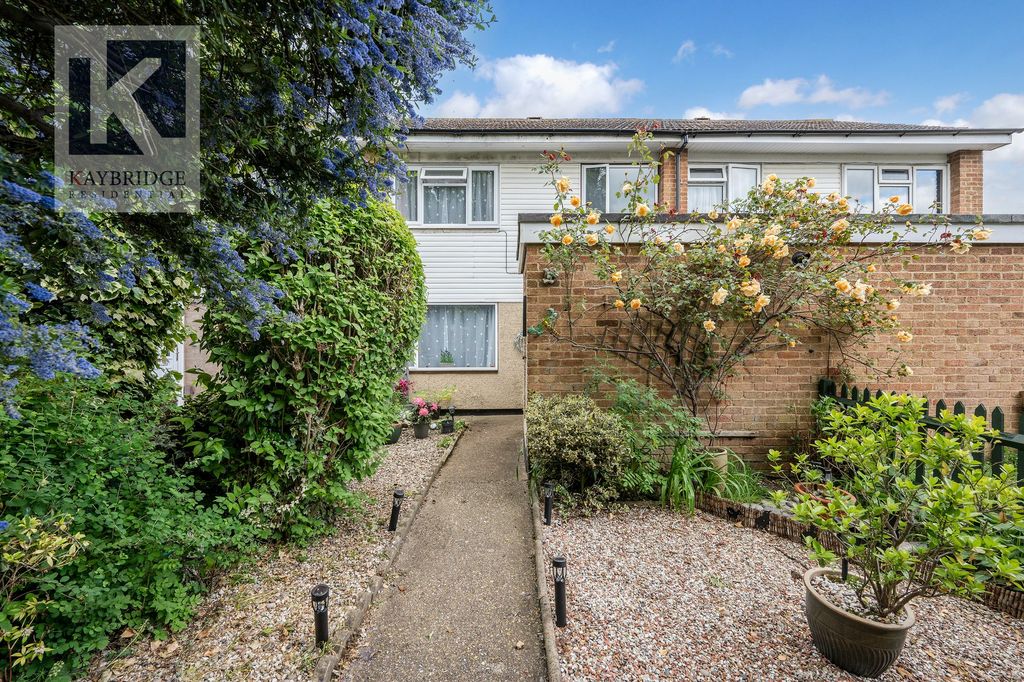 Property photo 1 of 11 Relko Court, Epsom - Kt19 9Dj