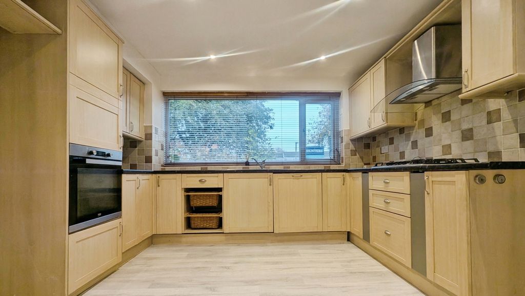 Property photo 2 of 15 Pbox-Img.Jpg