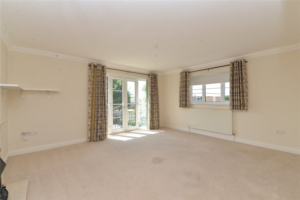 Property photo 3 of 16 Picture No. 20